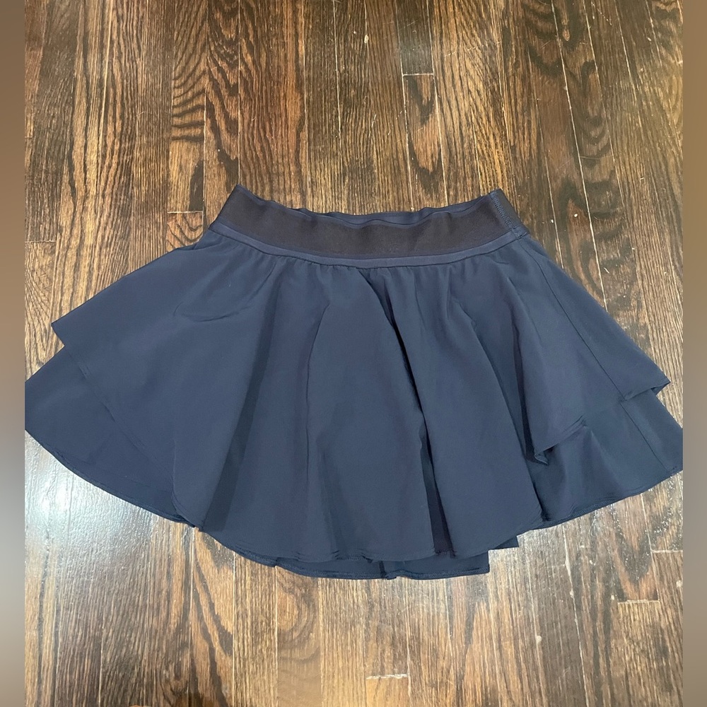 Lululemon Court Rival Skirt size 6 navy